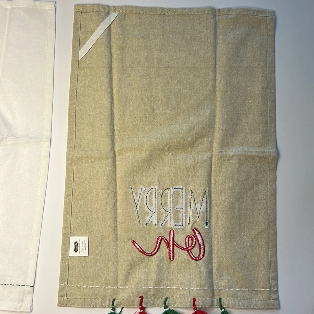 MUDPIE Tassel Towels SET of 2 Santa Merry Christmas Embroidery hostess gift‎ NEW